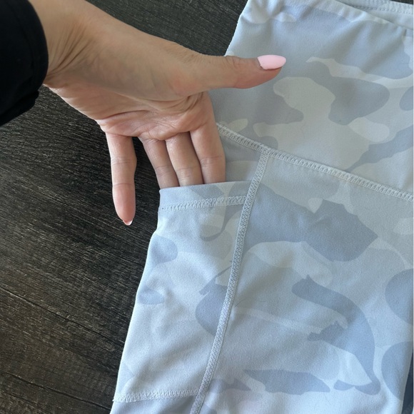 90 Degrees by Reflex | White Camo Shorts - Picture 4 of 4